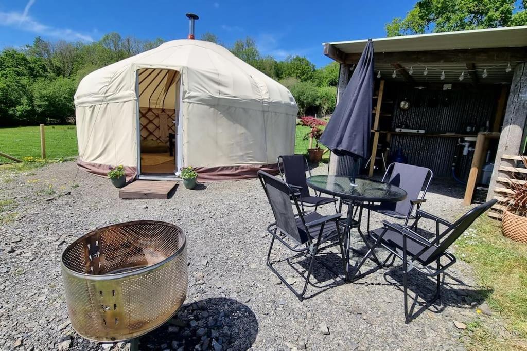 Hotel Bronfelen Yurt Cynghordy Exterior foto
